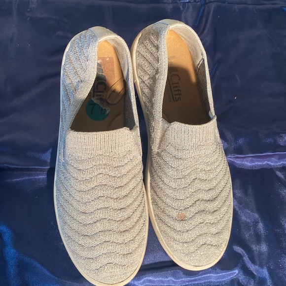 Cliffs - Picture 1 of 1